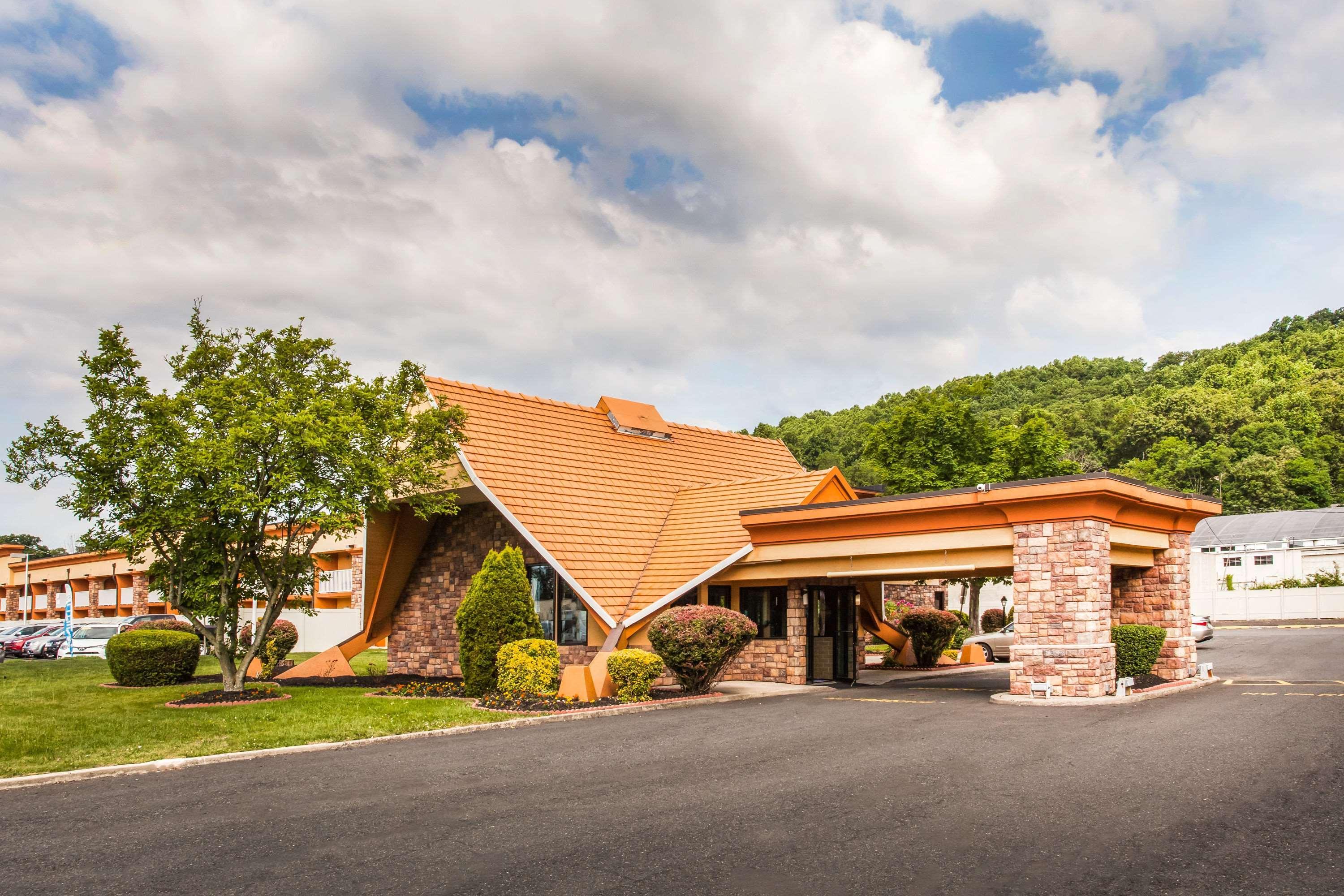 Howard Johnson By Wyndham North Plainfield Exterior foto